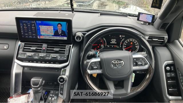 Toyota LAND CRUISER 2023-05 8281327-16