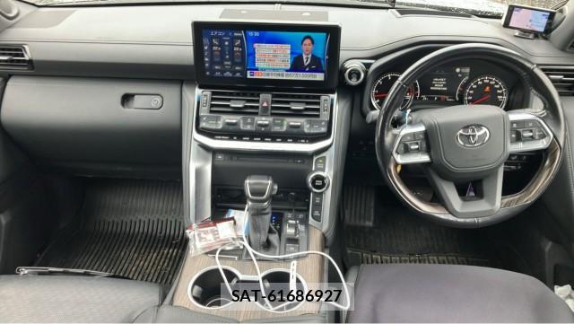 Toyota LAND CRUISER 2023-05 8281327-2