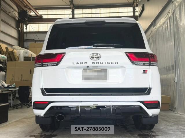 Toyota LAND CRUISER 2023-04 8281551-1