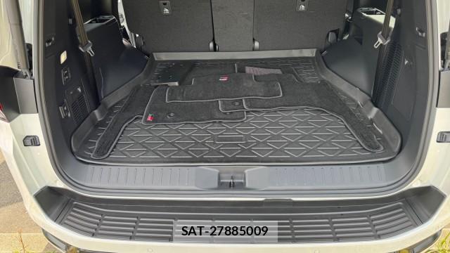 Toyota LAND CRUISER 2023-04 8281551-17