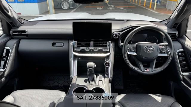 Toyota LAND CRUISER 2023-04 8281551-2