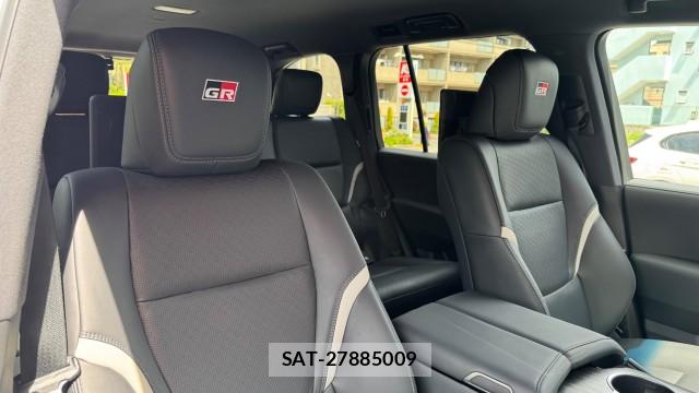 Toyota LAND CRUISER 2023-04 8281551-5
