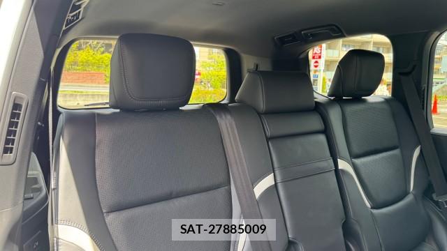 Toyota LAND CRUISER 2023-04 8281551-6
