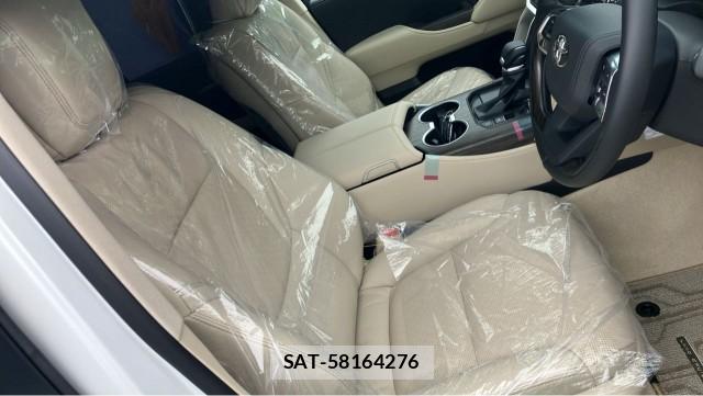 Toyota LAND CRUISER 2026-06 8281568-5