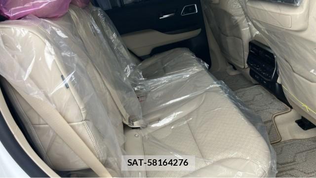 Toyota LAND CRUISER 2026-06 8281568-6