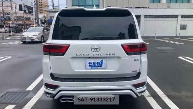 Toyota LAND CRUISER 2025-06 8281593-1