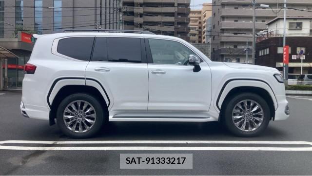 Toyota LAND CRUISER 2025-06 8281593-3