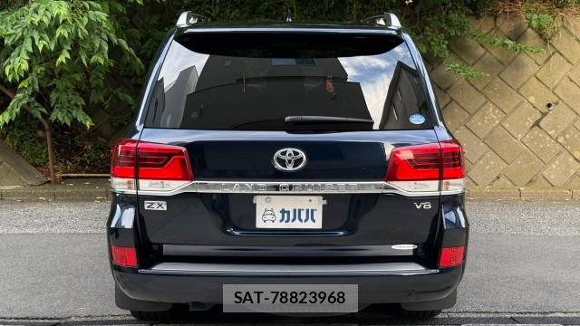 Toyota LAND CRUISER 2017-03 8281623-1