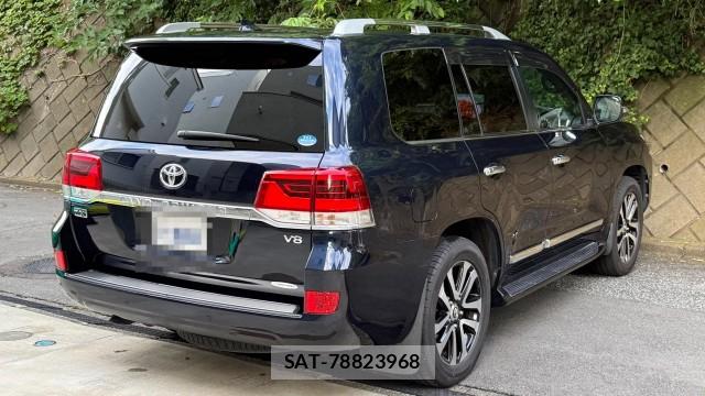 Toyota LAND CRUISER 2017-03 8281623-11