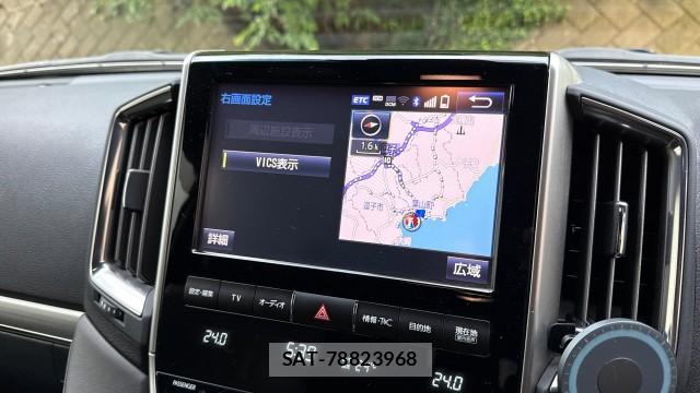 Toyota LAND CRUISER 2017-03 8281623-4