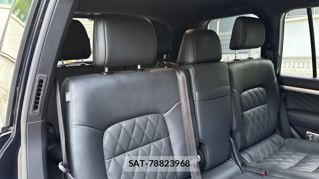 Toyota LAND CRUISER 2017-03 8281623-6