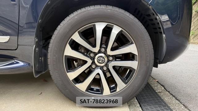 Toyota LAND CRUISER 2017-03 8281623-8