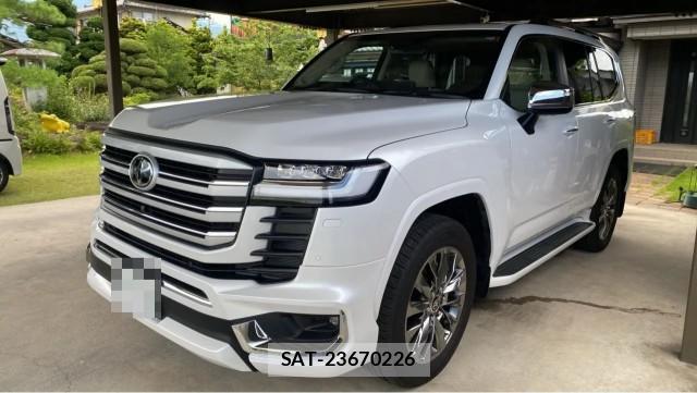 Toyota LAND CRUISER 2023-09 8281706-0