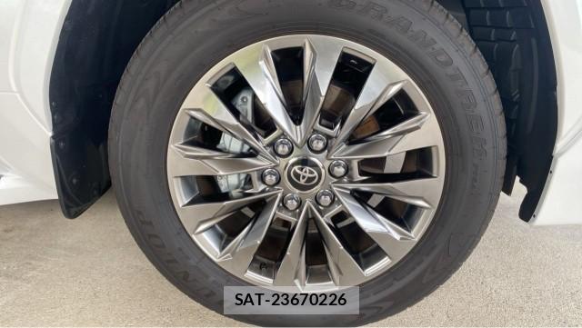 Toyota LAND CRUISER 2023-09 8281706-8