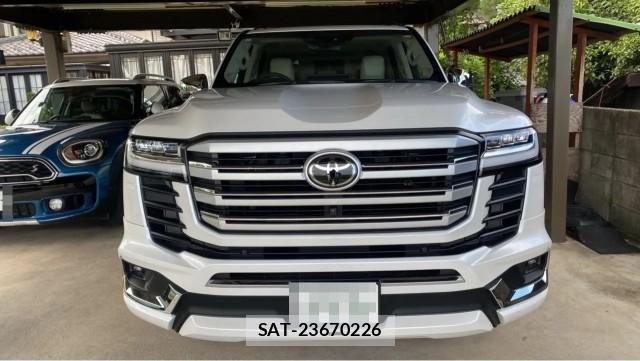 Toyota LAND CRUISER 2023-09 8281706-9