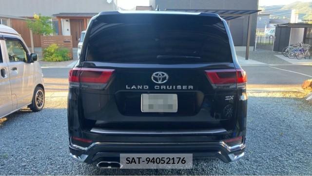 Toyota LAND CRUISER 2023-10 8281720-1