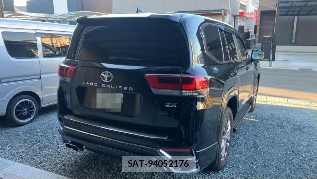 Toyota LAND CRUISER 2023-10 8281720-12
