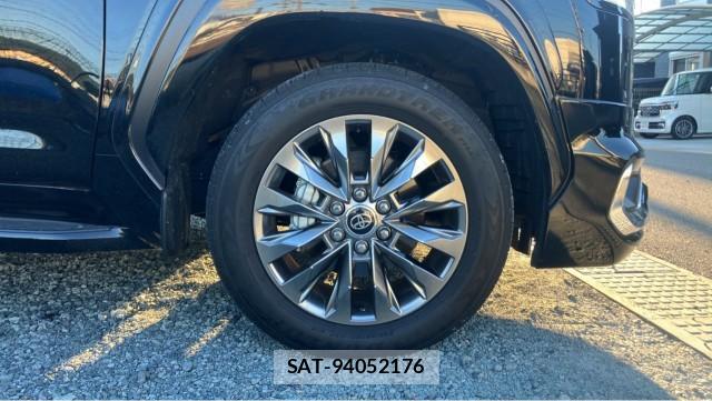 Toyota LAND CRUISER 2023-10 8281720-8
