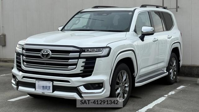 Toyota LAND CRUISER 2025-06 8281763-0