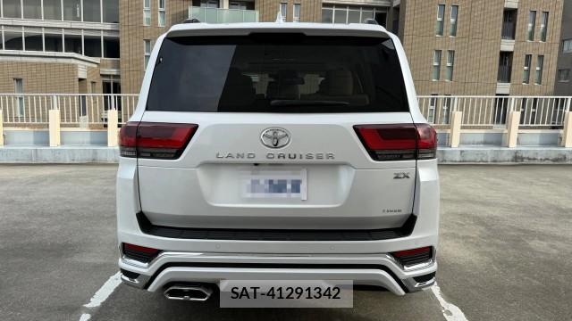 Toyota LAND CRUISER 2025-06 8281763-1