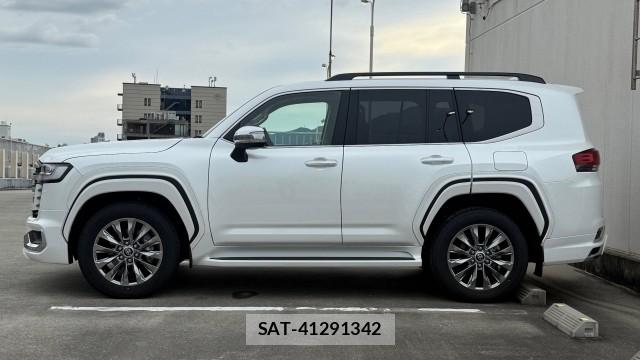 Toyota LAND CRUISER 2025-06 8281763-10