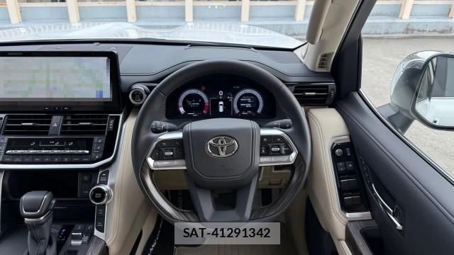 Toyota LAND CRUISER 2025-06 8281763-16