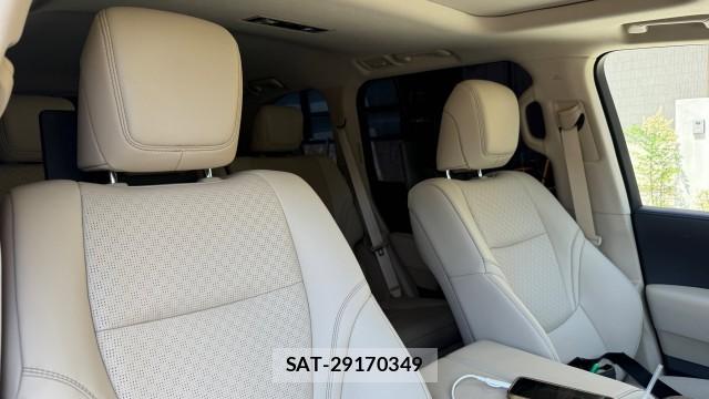 Toyota LAND CRUISER 2024-07 8281847-5
