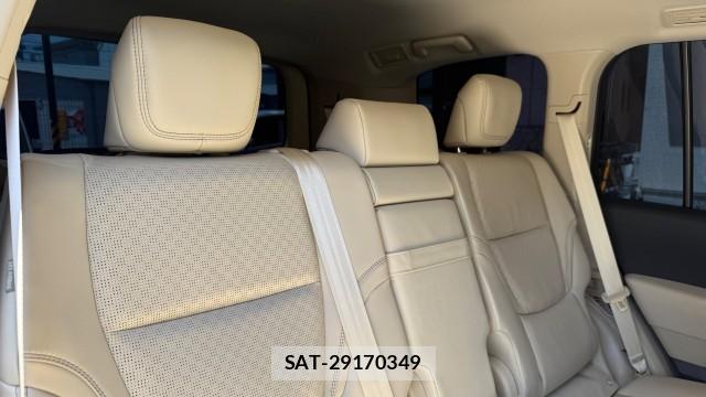 Toyota LAND CRUISER 2024-07 8281847-6