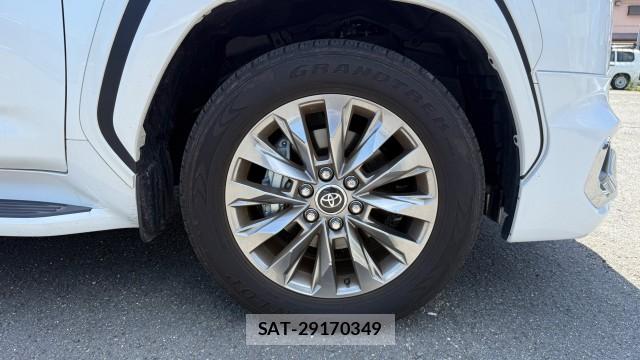 Toyota LAND CRUISER 2024-07 8281847-8