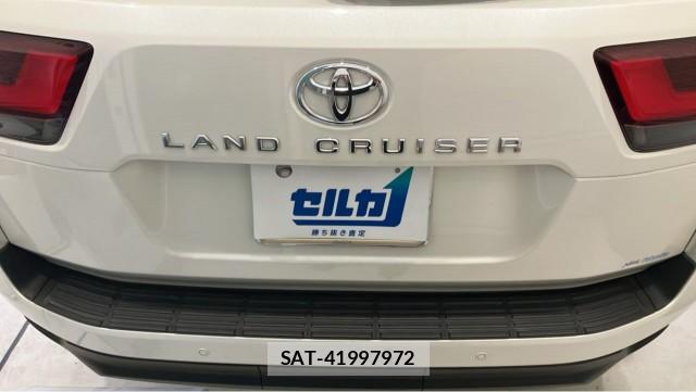 Toyota LAND CRUISER 2023-08 8281871-1