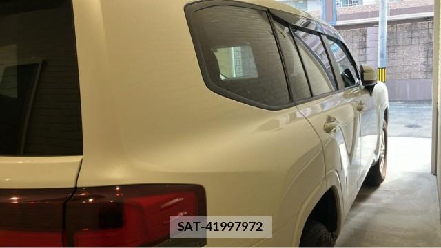 Toyota LAND CRUISER 2023-08 8281871-3