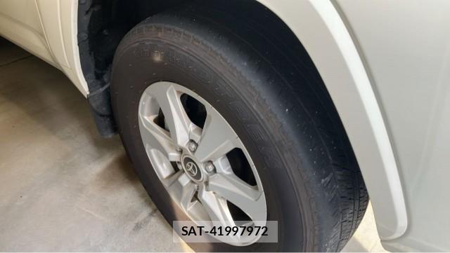 Toyota LAND CRUISER 2023-08 8281871-8