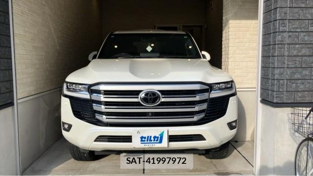 Toyota LAND CRUISER 2023-08 8281871-9