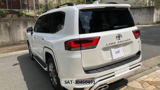 Toyota LAND CRUISER 2025-06 8281920-12