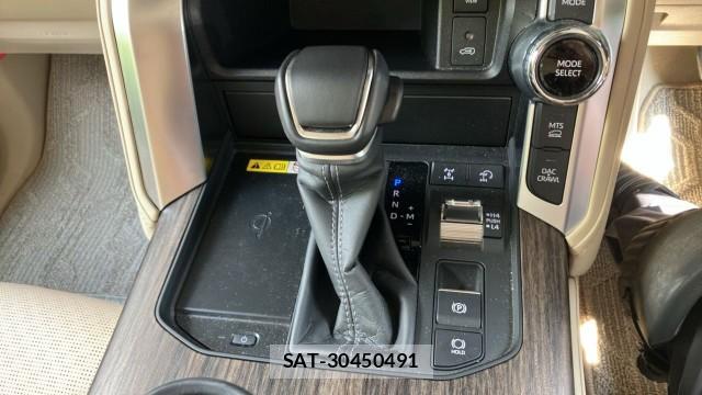 Toyota LAND CRUISER 2025-06 8281920-14