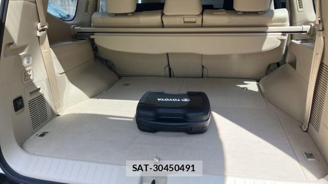 Toyota LAND CRUISER 2025-06 8281920-17