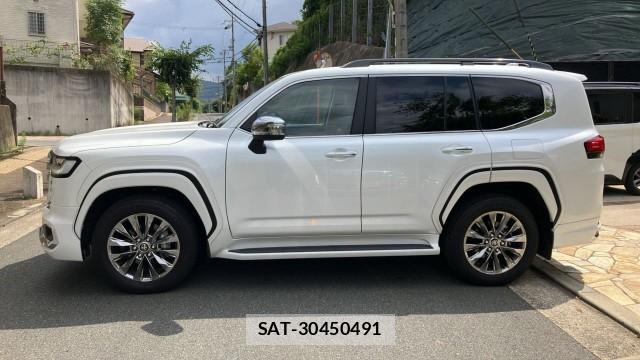 Toyota LAND CRUISER 2025-06 8281920-3