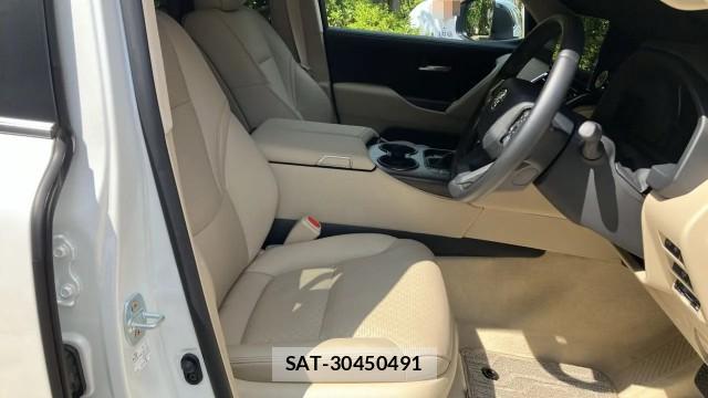 Toyota LAND CRUISER 2025-06 8281920-5