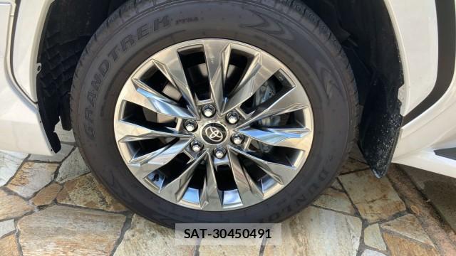 Toyota LAND CRUISER 2025-06 8281920-8