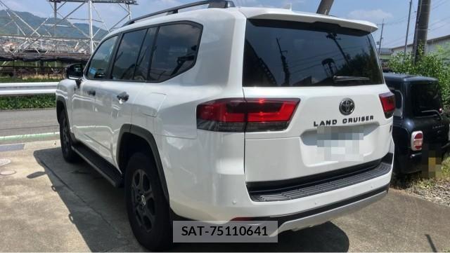 Toyota LAND CRUISER 2024-05 8282018-13