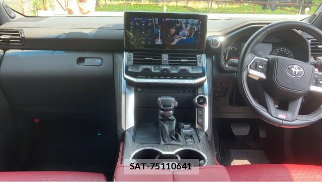 Toyota LAND CRUISER 2024-05 8282018-2