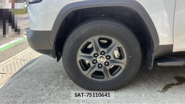 Toyota LAND CRUISER 2024-05 8282018-8