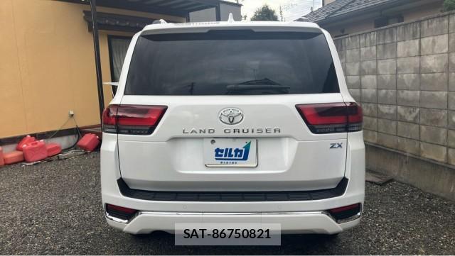 Toyota LAND CRUISER 2025-06 8282154-1