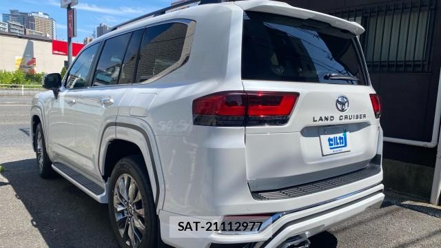 Toyota LAND CRUISER 2026-05 8282311-13