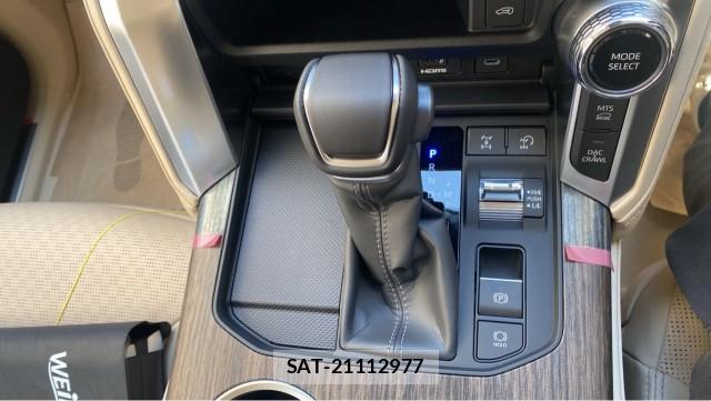 Toyota LAND CRUISER 2026-05 8282311-14