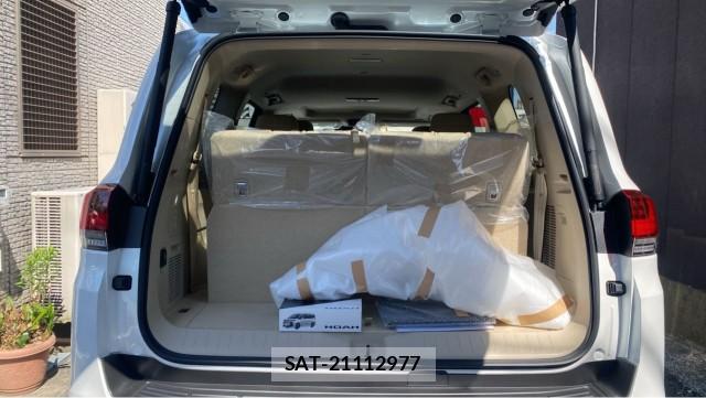 Toyota LAND CRUISER 2026-05 8282311-17
