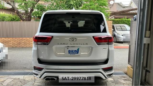 Toyota LAND CRUISER 2023-10 8282313-1