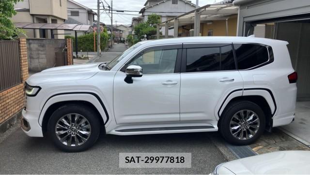 Toyota LAND CRUISER 2023-10 8282313-10