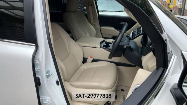Toyota LAND CRUISER 2023-10 8282313-5