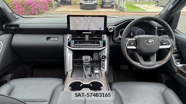 Toyota LAND CRUISER 2025-07 8282356-2